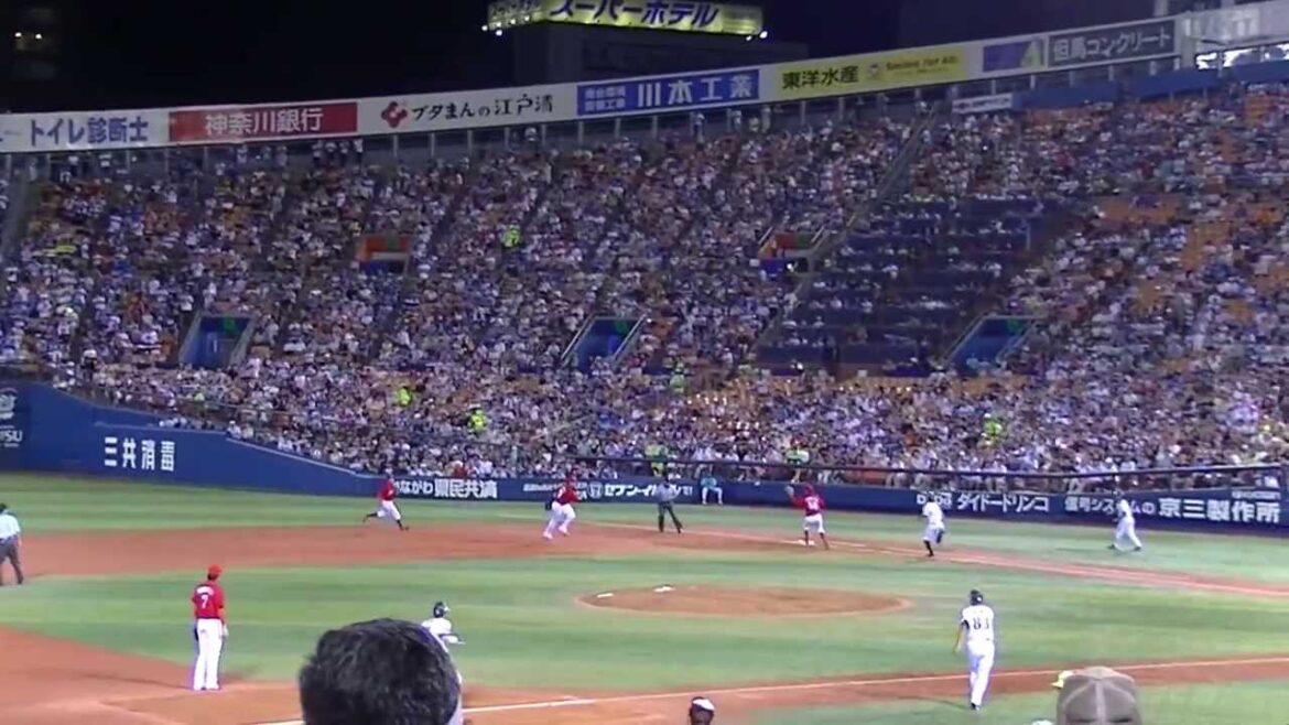 中崎翔太 2死1,2塁で荒波翔を一ゴロに打ち取る 20130818