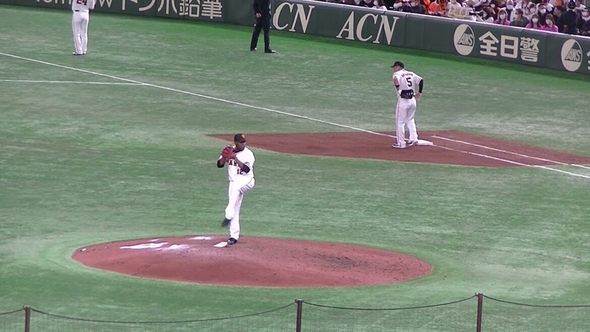 デラロサの2022年の投球フォーム 【読売ジャイアンツ対 千葉ロッテマリーンズ2022年3月18日 東京ドーム】