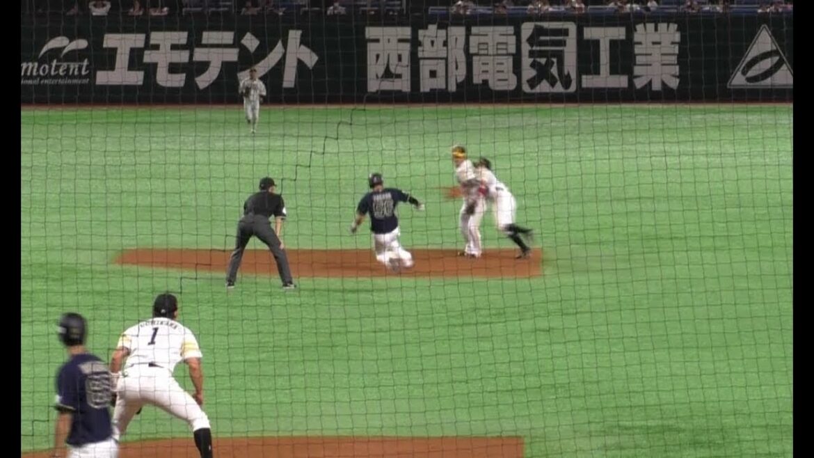 スローあり)明石健志 今宮と接触して鼻血～2017.10.6