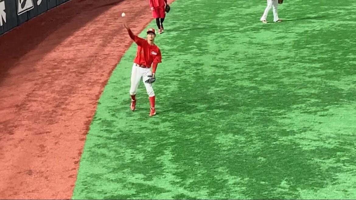 カープ 宇草 孔基選手のキャッチボール オープン戦 練習 福岡ソフトバンクホークスvs広島東洋カープ 2022.3.19 paypayドーム