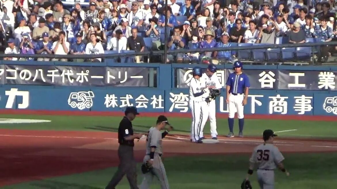 2023年9月24日 DeNA対巨人⑧ 8回裏 戸郷翔征のピッチング 代打・藤田一也のセンター前ヒットで2死1.3塁のピンチも続く代打・大田泰示を三振に打ち取り無失点で切り抜ける 2023年9月24日 DeNA対巨人⑧ 8回裏 戸郷翔征のピッチング 代打・藤田一也のセンター前ヒットで2死1.3塁のピンチも続く代打・大田泰示を三振に打ち取り無失点で切り抜ける