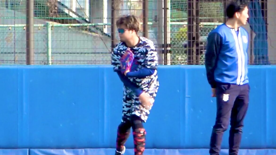 【自主トレ 横須賀】迷彩柄でめっちゃ目立ってた！ 伊勢大夢のキャッチボール！ 横浜DeNAベイスターズ 2024/1/19