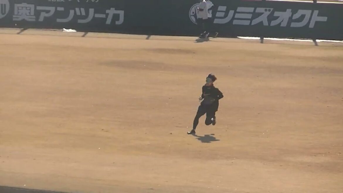 【センター守備】相澤白虎と鈴木大和が外野守備練習【読売ジャイアンツ自主トレ2024年1月18日】