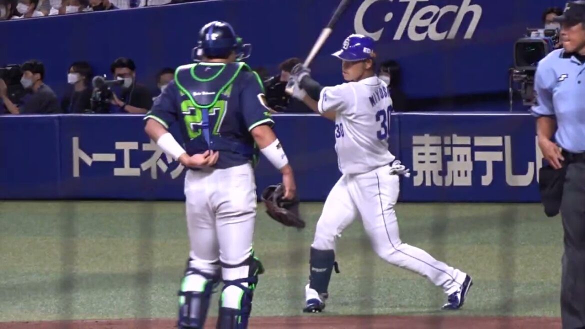 【2022/8/21時点】中日ドラゴンズ 三好大倫選手 第1打席 登場シーン 登場曲 遥か GReeeeN 3塁側 内野SS 34通路 4列 128番 からの見え方 【2022/8/21時点】中日ドラゴンズ 三好大倫選手 第1打席 登場シーン 登場曲 遥か GReeeeN 3塁側 内野SS 34通路 4列 128番 からの見え方