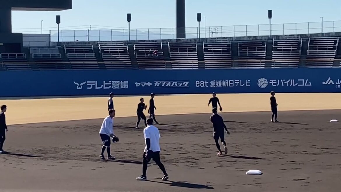 ヤクルト自主トレ松山組  山田哲人、川端慎吾、山﨑晃大郎、内山壮真他