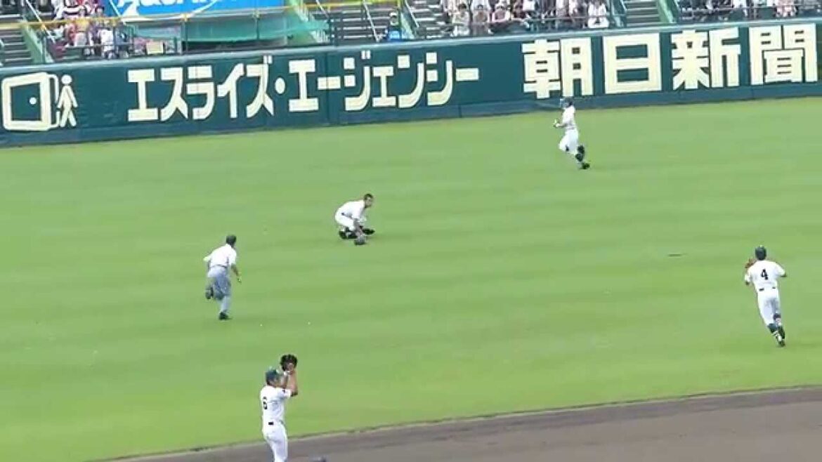 武修館 センター・榎本駿也 『ファインプレー!!』(八戸学院光星戦/第９６回選手権大会２回戦)