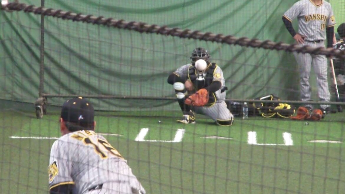 阪神 西勇輝が試合前にブルペンで投球練習　西武 vs 阪神　2023年5月31日(水) ベルーナドーム