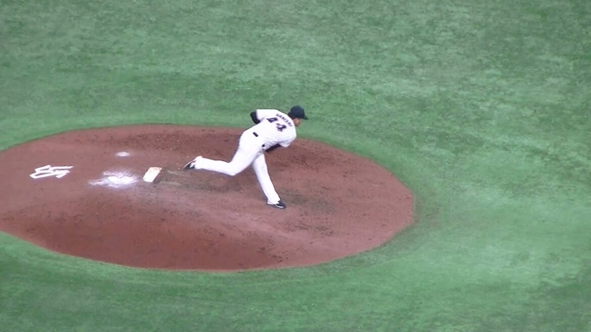 大西広樹 投球フォーム3塁側2階席よりアップで 【2021日本シリーズ5回戦 ヤクルト スワローズ対オリックス バファローズ2021年11月25日】