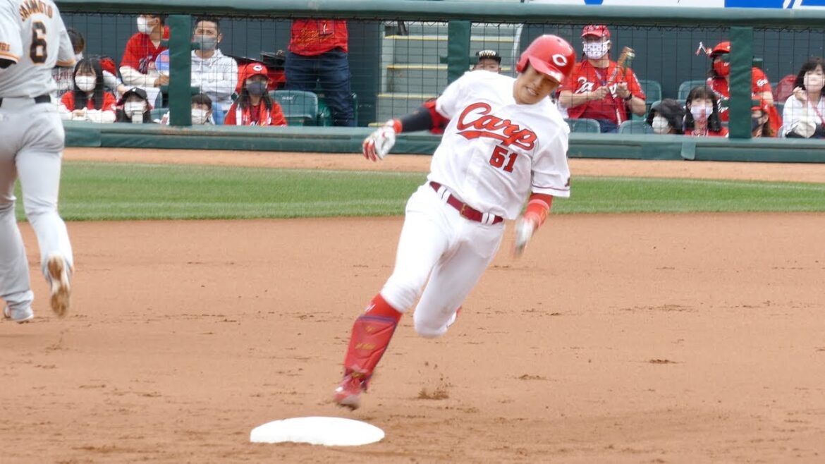 小園 海斗 内野手　３ベースヒット