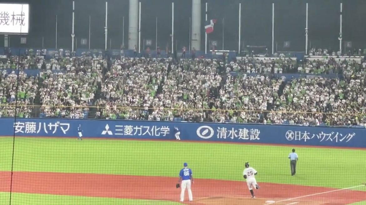 【ナイスプレー！】細川成也 ライトへの大飛球をジャンピングキャッチ!! 中日ドラゴンズ 2023.8/20