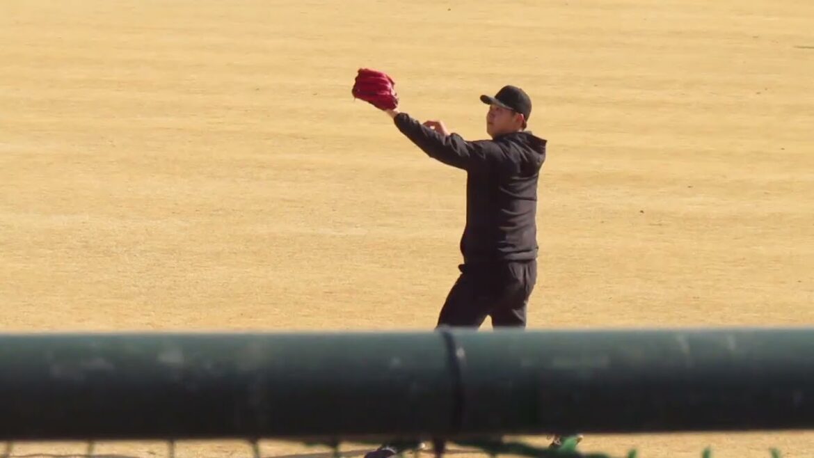 スワローズ嘉手苅浩太のキャッチボール【ヤクルトスワローズ自主トレ2024年1月23日】