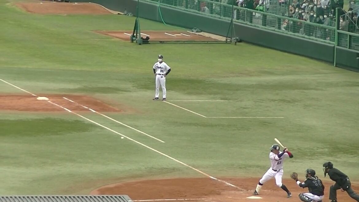 スワローズ松本友しっかり四球を選ぶ 【イースタンリーグ 東京ヤクルトスワローズ対 千葉ロッテマリーンズ2022年4月17日】