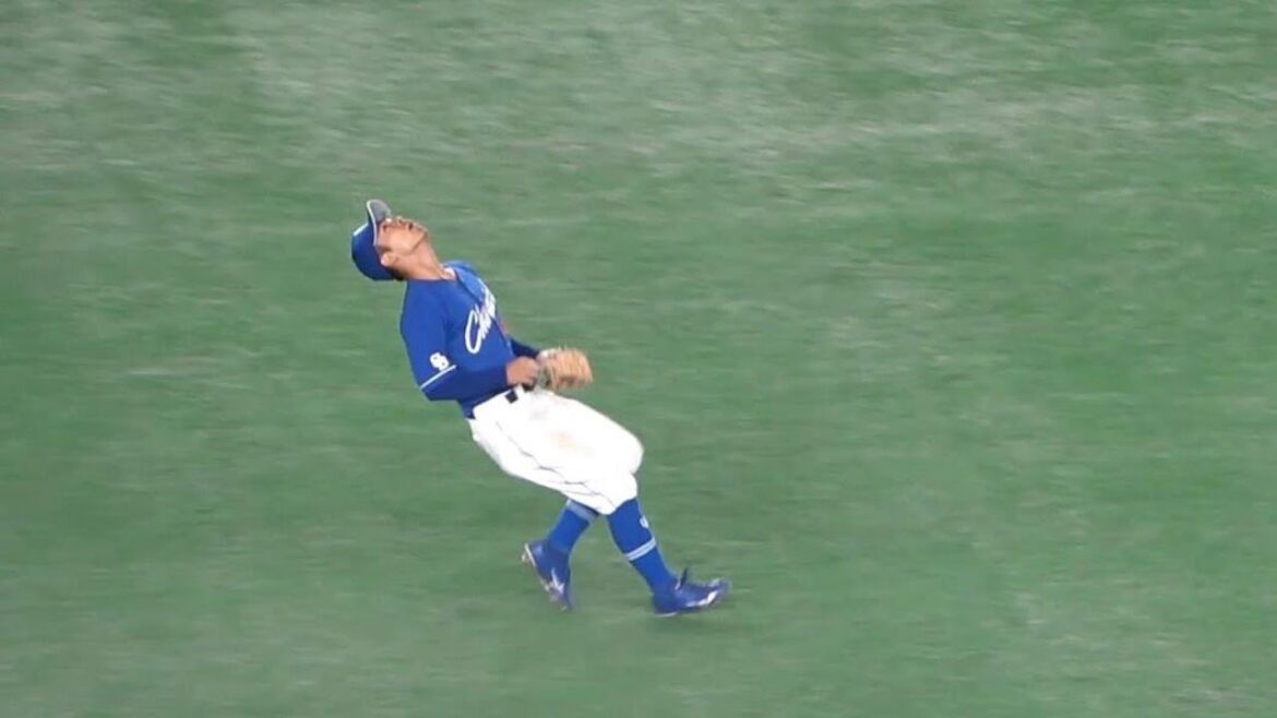内野後方のフライをいとも簡単にキャッチしてしまう龍空に巨人ファンもビックリ（2023年7月28日）