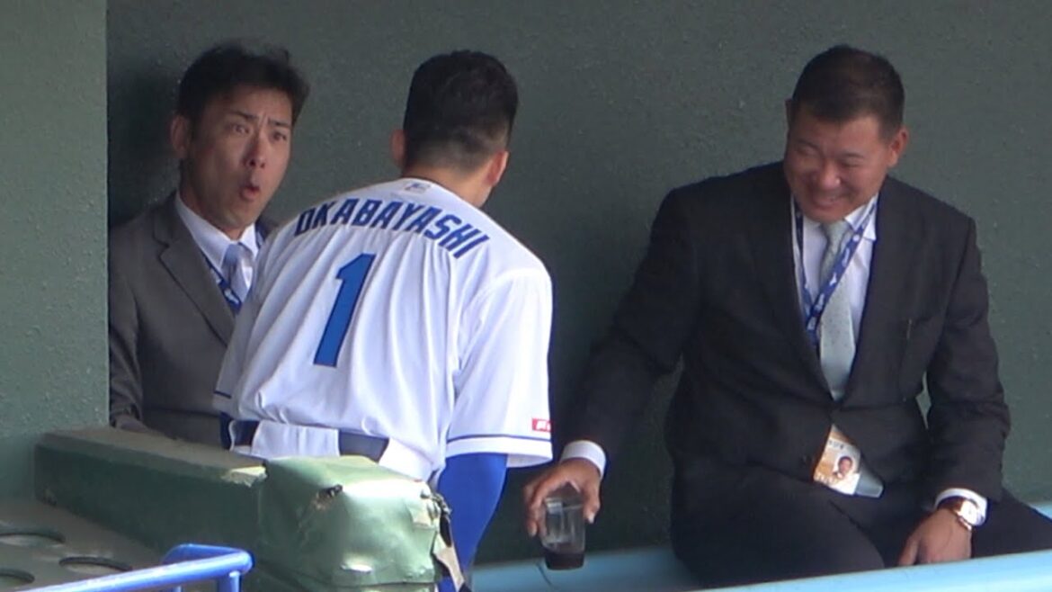 荒木&福留コンビに挨拶する岡林！→「なんか来たよ笑」的な雰囲気の2人（笑） (2024/02/01)