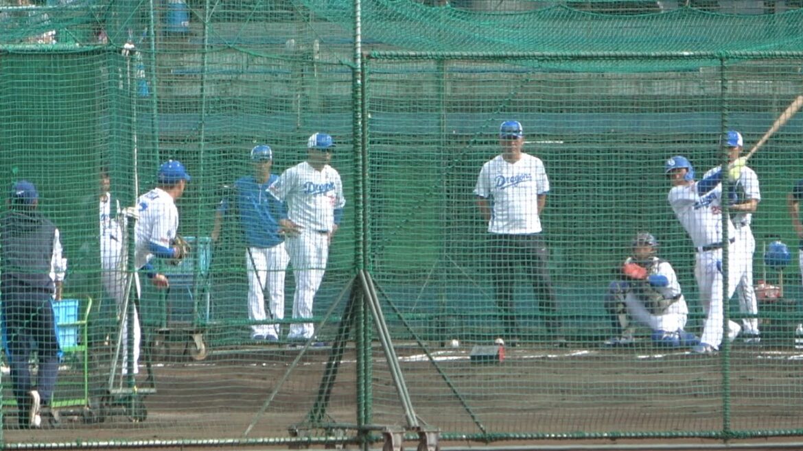 上田vs石川昂弥！センターへレフトへ特大弾を放つ石川昂弥！チェンジアップがキレる上田！ (2024/02/04)