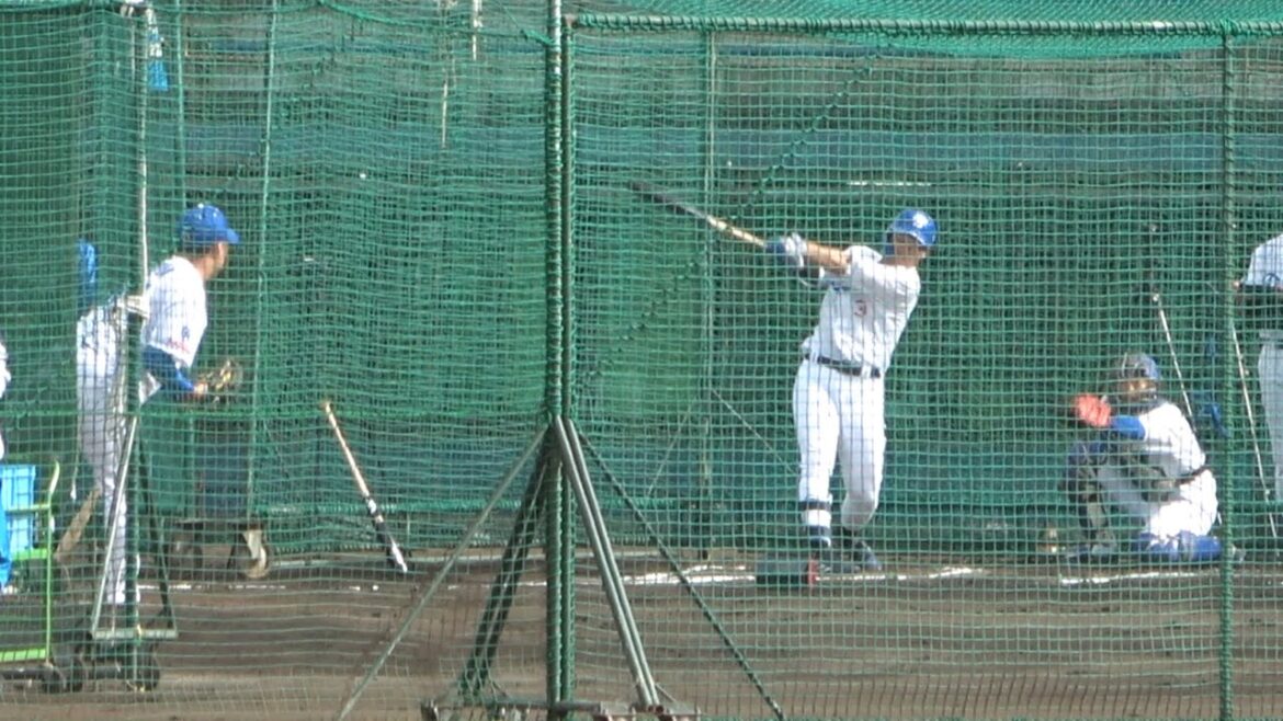 上田vs高橋周平！緩急で翻弄する上田から何度も強烈な当たりを放つ周平！ (2024/02/04)