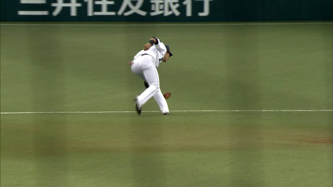 【プロ野球パ】金子侑司、好捕からくるっと回って一塁へ  2015/09/27 L-E