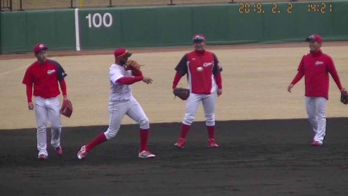 2019_0202.由宇カープ、野手陣ノック（３）、一塁側から撮影