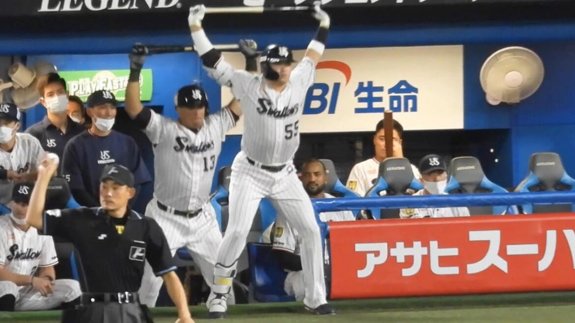 【これで俺も打てるかな】オスナ、村上の打席前ルーティンを真似して遊ぶ【ヤクルトスワローズ】2022.9.25