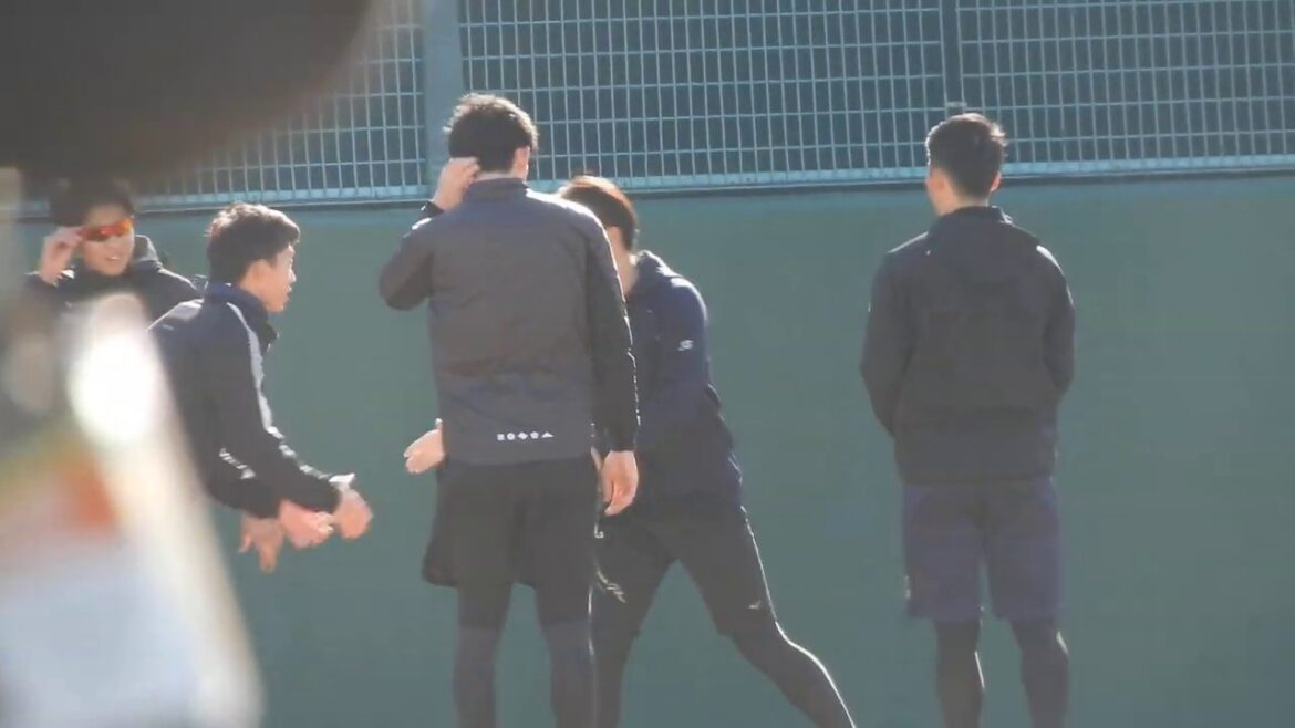20.1.9　渡邊-古谷　佐々木朗希らにあいさつ　千葉ロッテ自主トレ（ロッテ浦和）