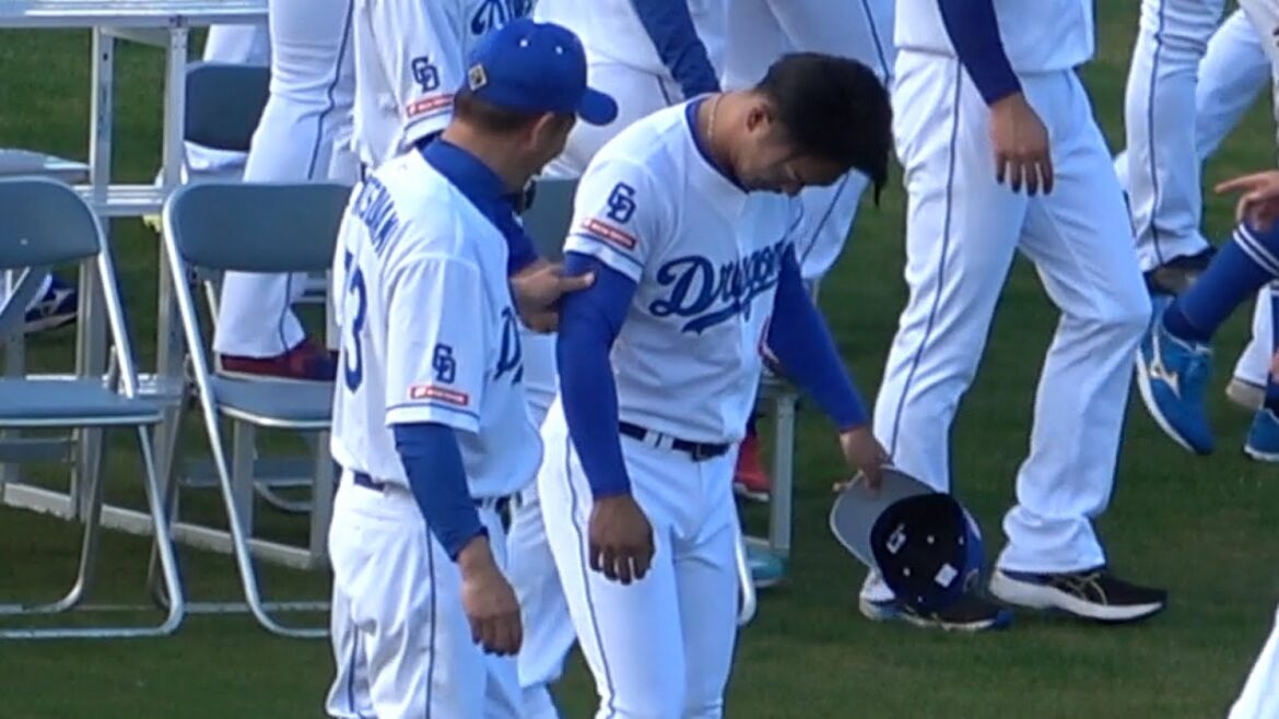 オフの間に龍空の身体がデカくなったかチェックする立浪監督 (2024/02/01)