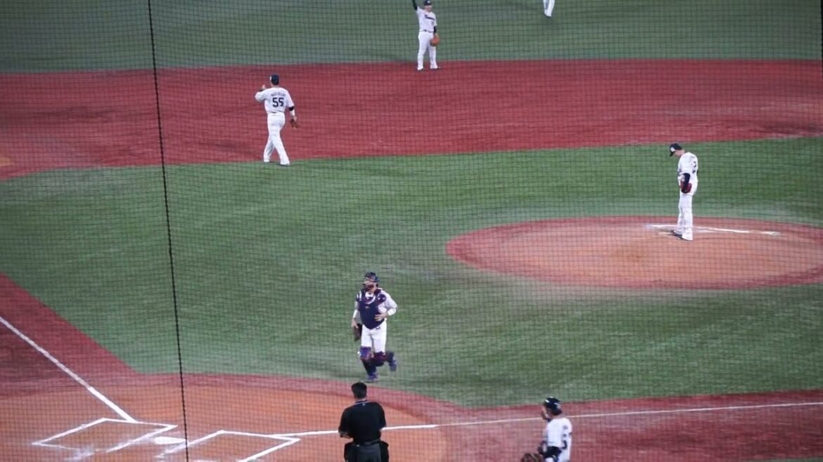 2022/9/25(日) 投球練習(7回表) 石山泰稚(東京ヤクルトスワローズ)