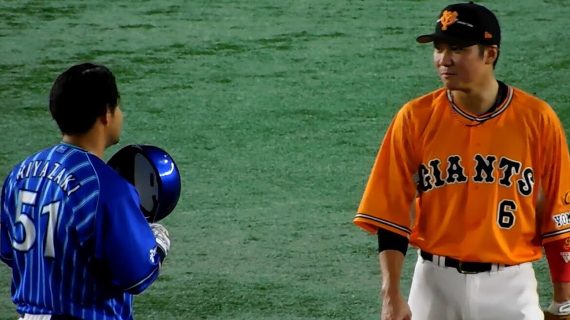 宮崎敏郎に内野安打を許した坂本勇人、笑いながら文句を言う？