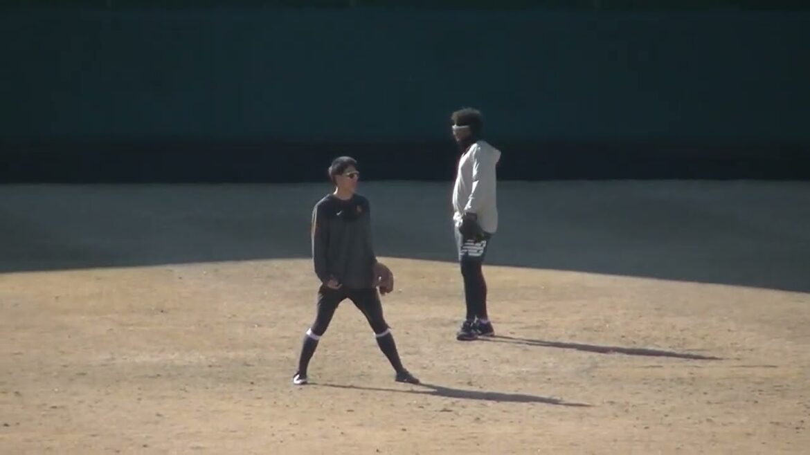 【巨人 二軍三軍 合同自主トレ】増田大輝 梶谷隆幸 鈴木大和 オコエ瑠偉などノック受ける〜ジャイアンツ球場 読売ジャイアンツ選手自主トレ2024年1月29日