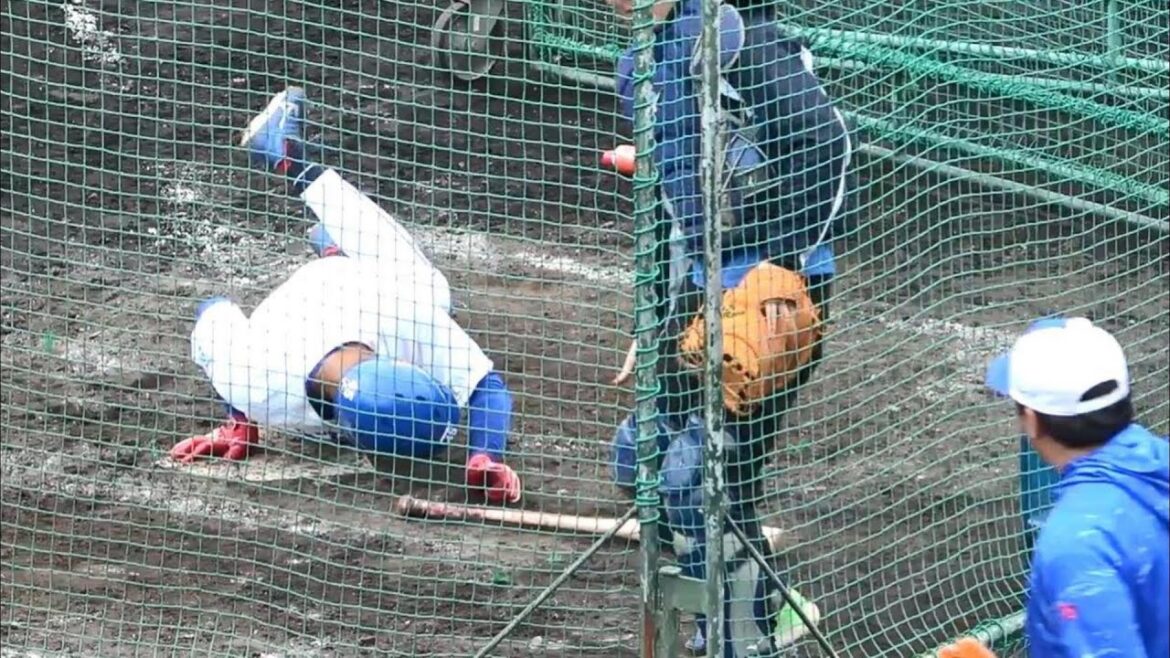 龍空が鈴木翔太打撃投手から右足に死球を受け悶絶（2024年2月7日）