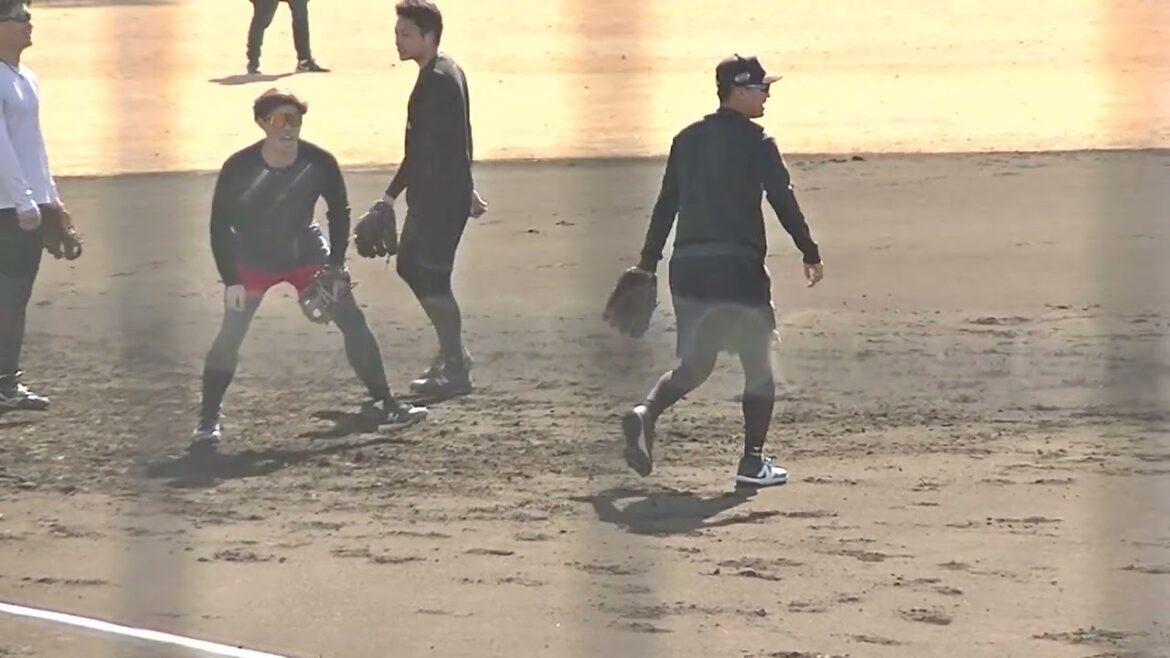 【巨人 二軍三軍 合同自主トレ】萩原哲や前田研輝などノックを受ける姿〜ジャイアンツ球場 読売ジャイアンツ選手自主トレ2024年1月29日