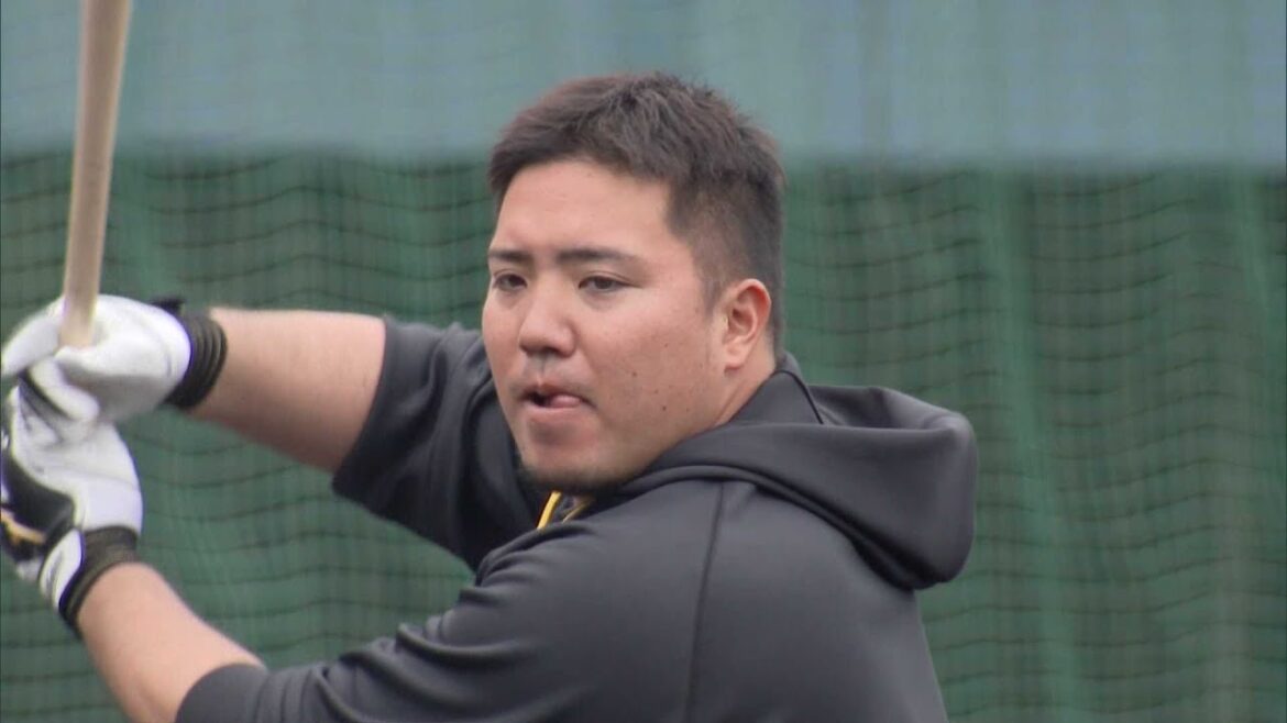 雨上がりの宮崎で山川穂高選手が快音　ホークスキャンプ　城島健司さんの“塾”も開設され