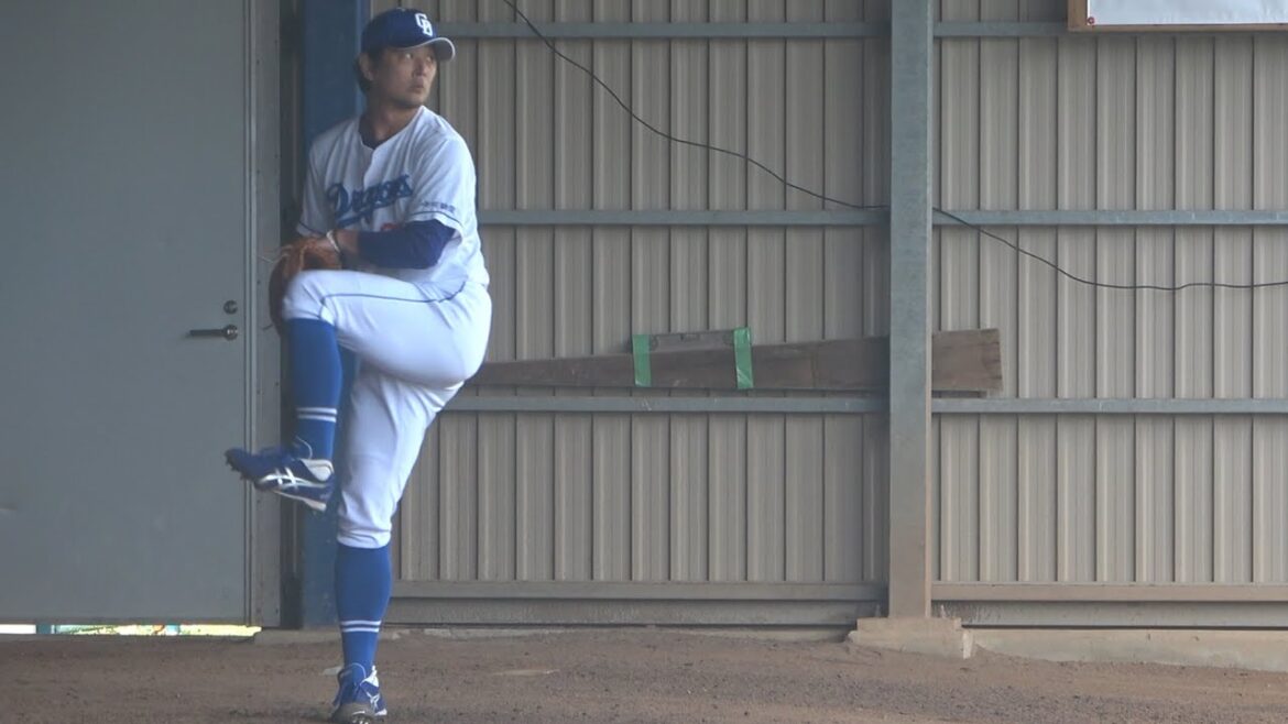 ブルペンを独り占めして相変わらずの美しいフォームで投げ込む涌井 (2024/02/06)