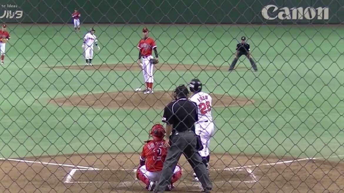 野田雄大(東芝) 1死2塁で井領雅貴(JX-ENEOS)を二ゴロに抑える 20130722