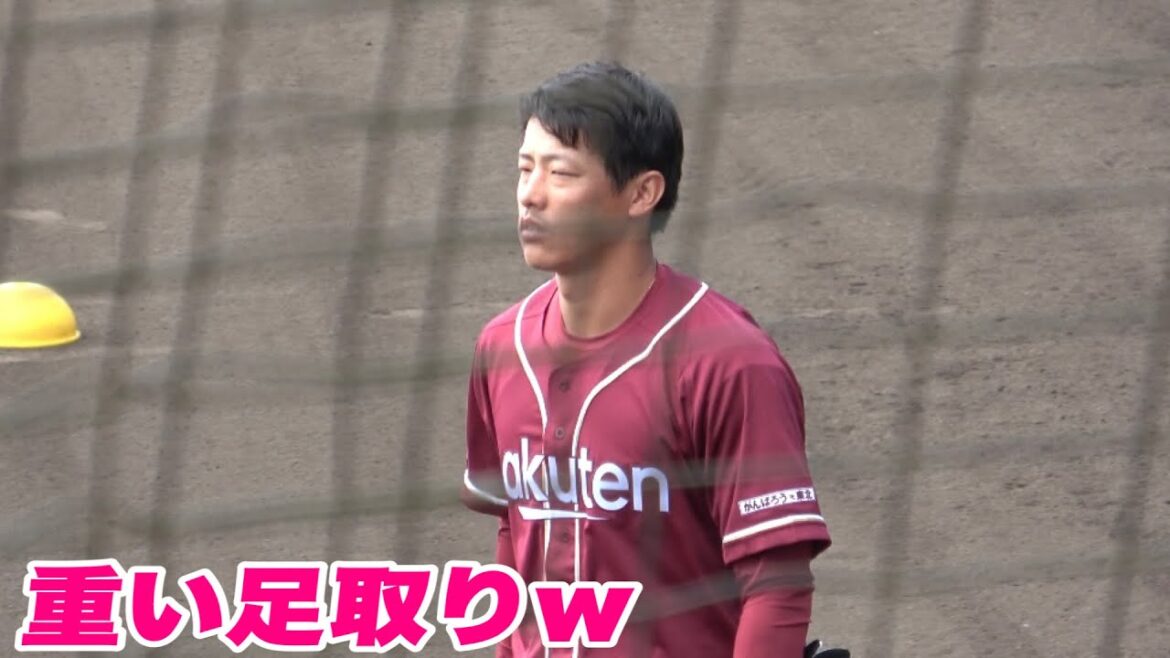 【なかなか進まない笑 社高の先輩近本に挨拶をしにいく楽天の辰己選手】 【なかなか進まない笑 社高の先輩近本に挨拶をしにいく楽天の辰己選手】
