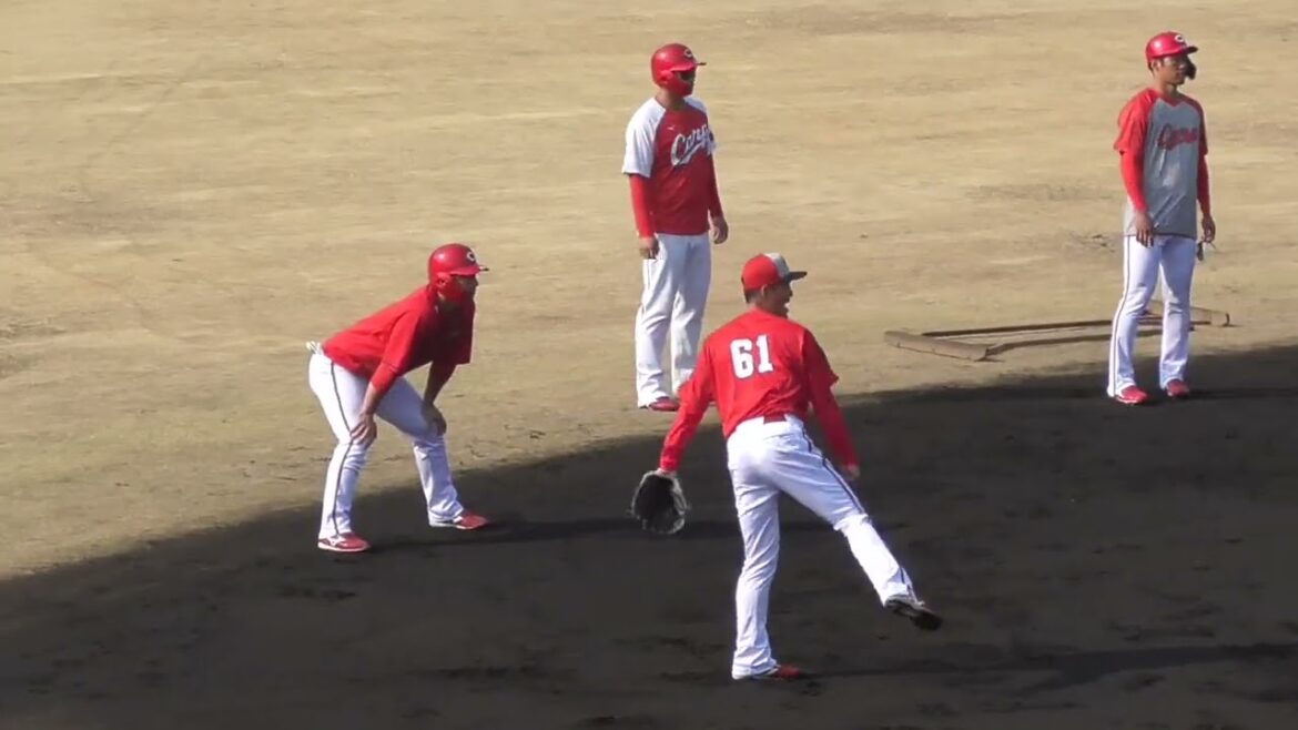 広島東洋カープ　内野守備練習　矢野雅也　韮澤雄也　小園海斗
