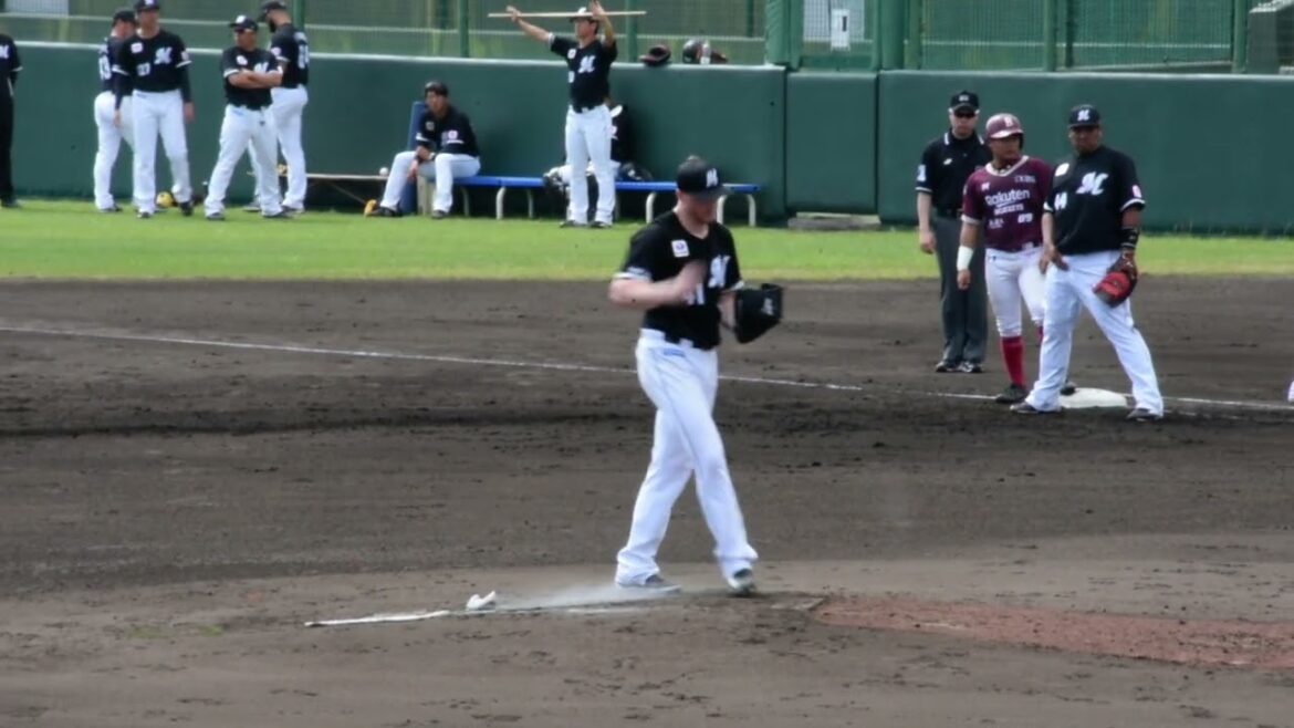 新外国人投手ダイクストラの投球フォーム　2024年2月18日　千葉ロッテマリーンズ対台湾・楽天モンキーズ交流戦