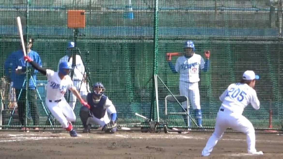 龍空が垣越の低めの変化球を捉える巧すぎるヒット！読谷シート打撃（2024年2月21日）