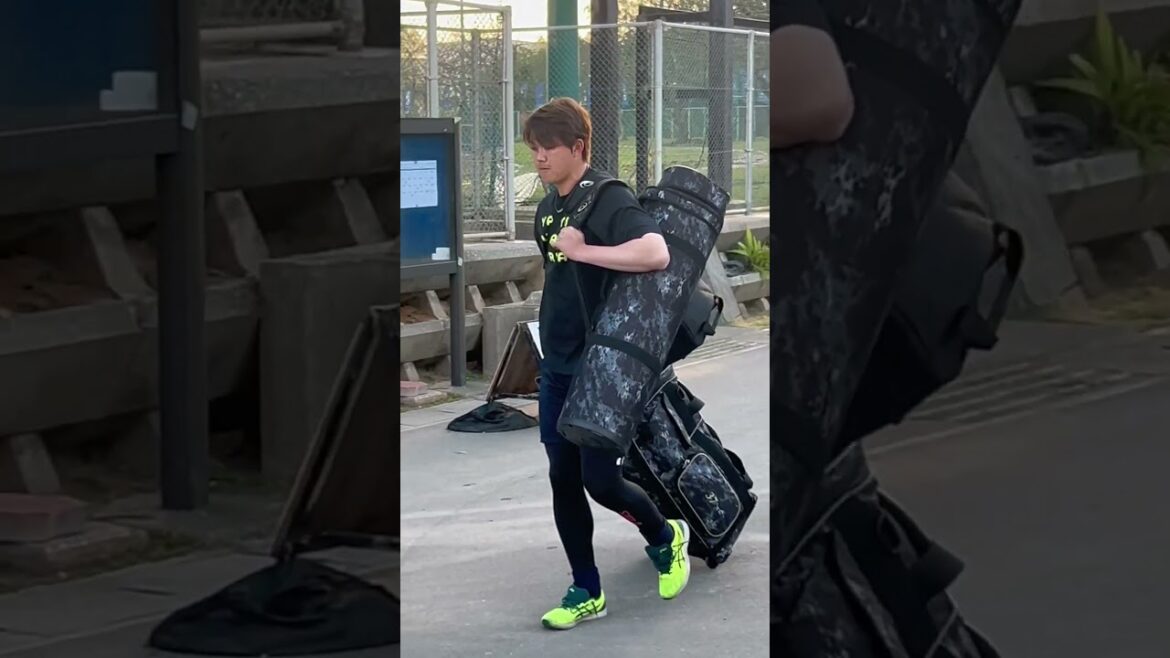 『おはよう』 練習に向かう楠本泰史 横浜DeNAベイスターズ 2024/2/22