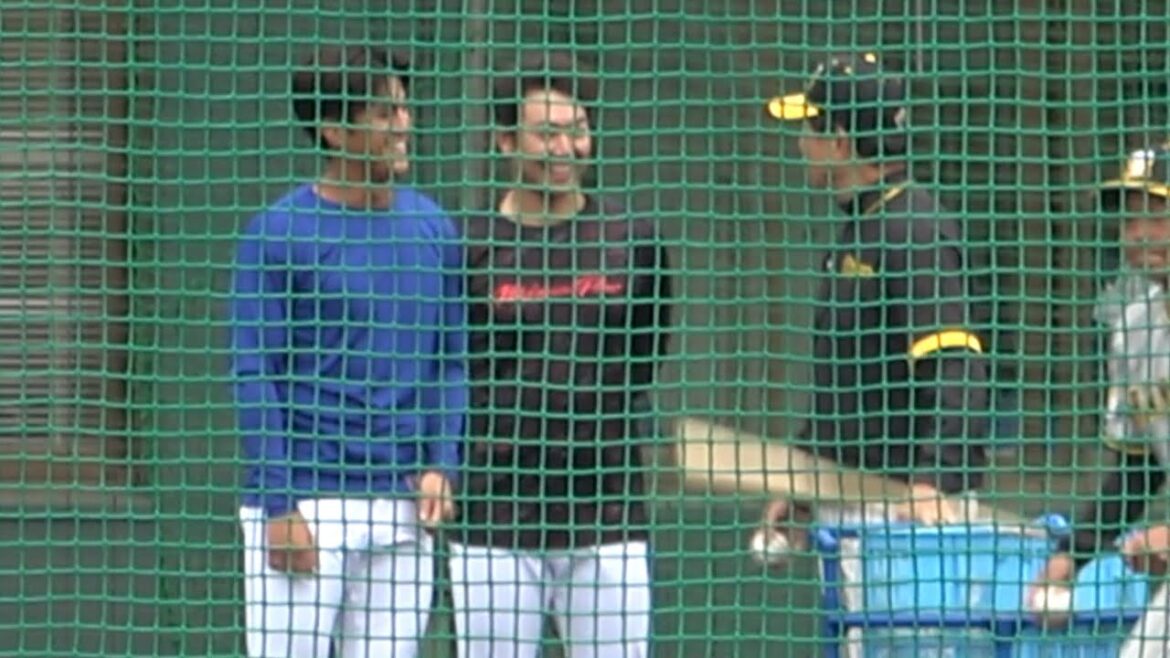 昨年までタイガースで一緒だった平田ヘッドに挨拶する山本&板山！ (2024/02/25)