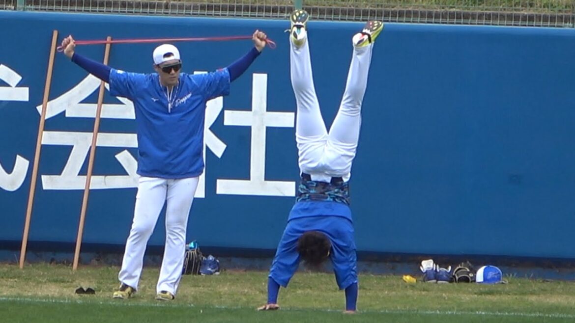 流石のパワー&体幹で10秒以上に渡って逆立ちをする梅野！ (2024/02/18)