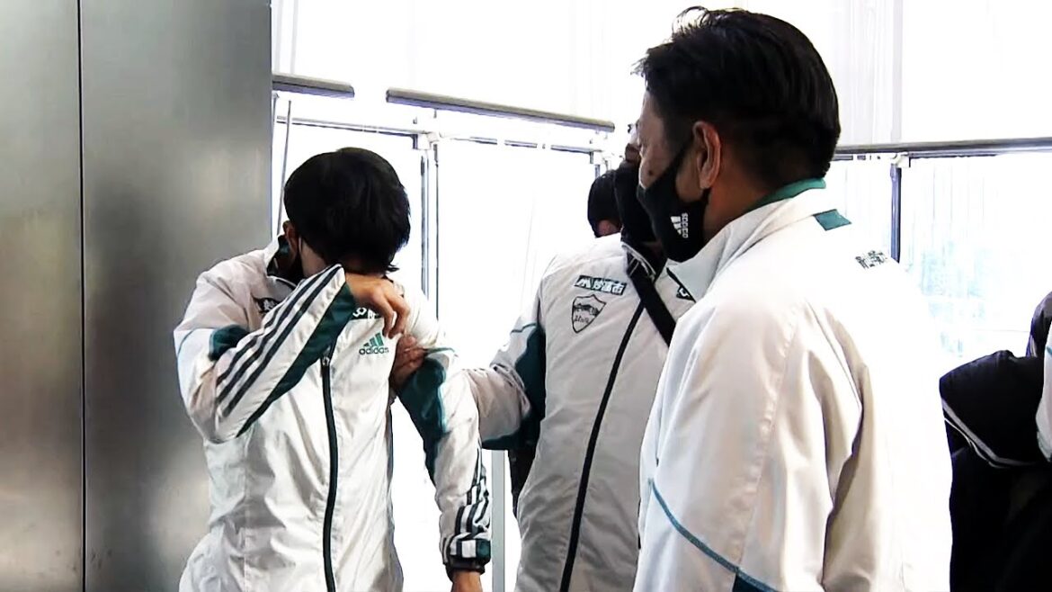 青山学院大学の原晋監督が失速した選手を慰める【箱根駅伝】