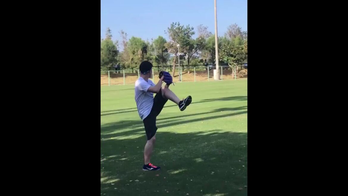 日ハム吉田の遠投がさすが150km級で延びる!ヤバすぎる!!【衝撃映像!野球マニア】 日ハム吉田の遠投がさすが150km級で延びる!ヤバすぎる!!【衝撃映像!野球マニア】