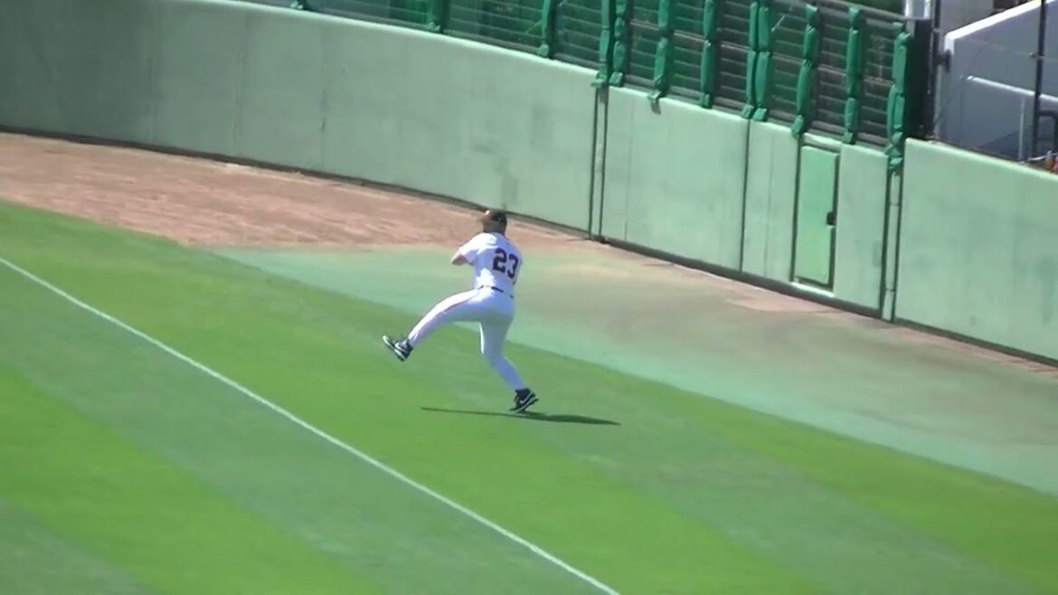 ジャイアンツ外野ノック 松原聖弥やオコエ瑠偉 オドーアなど【オープン戦 読売ジャイアンツ対 阪神タイガース2024年2月23日】