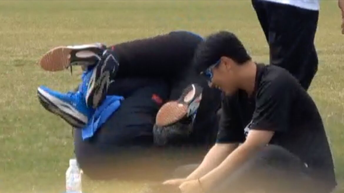 松木平優太　小笠原慎之介に突然襲われる　中日ドラゴンズ春季キャンプ　Agreスタジアム北谷　2024/02/03