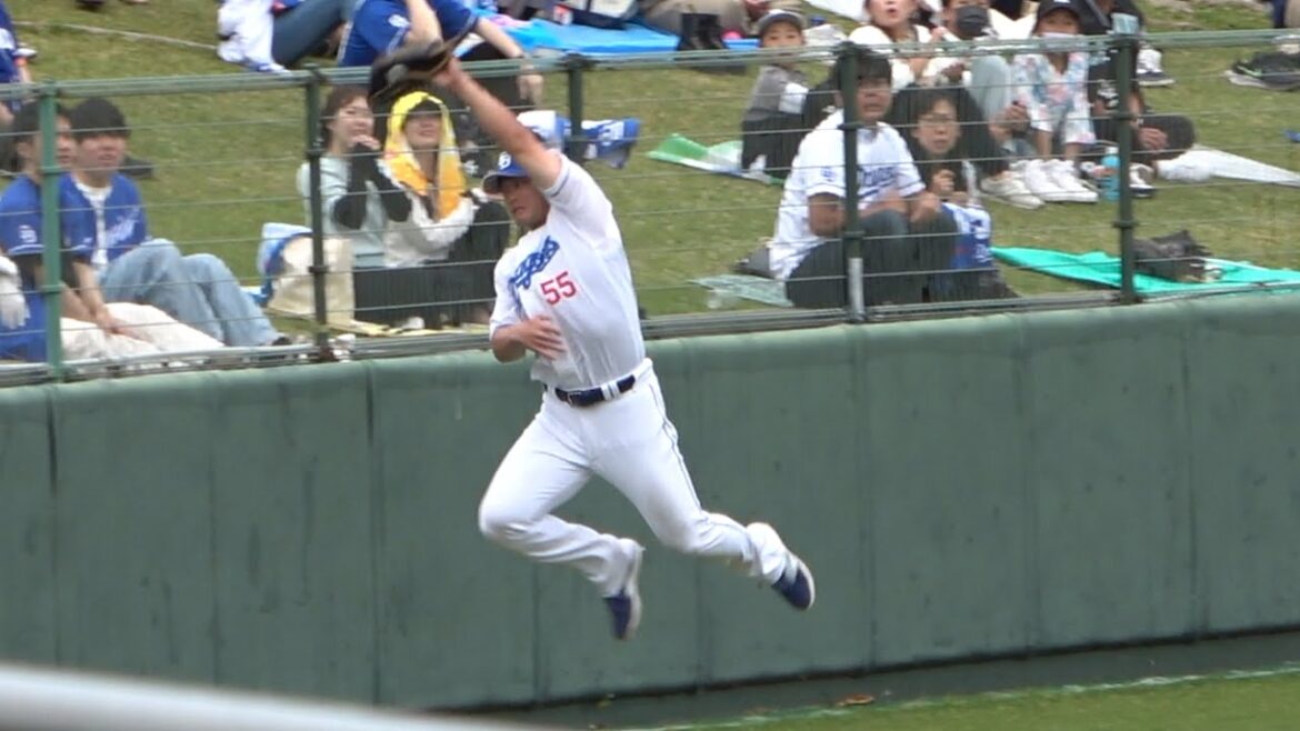 2死満塁のピンチで飛び出したライト細川のスーパーキャッチ！！ (2024/02/23)