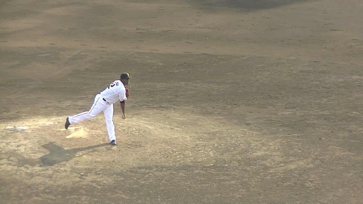 デラロサ登場盛り上がるジャイアンツ球場～デラロサの投球練習【読売ジャイアンツ対 日本ハムファイターズ イースタン2021年3月27日】