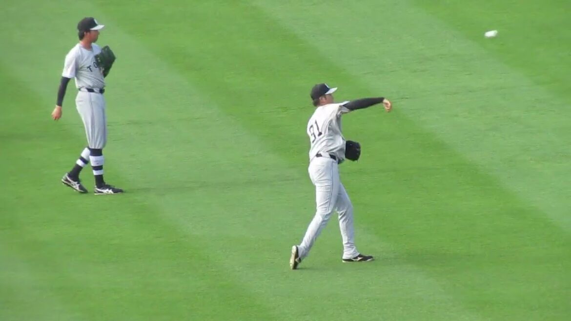 【ジャイアンツキャンプ】堀田賢慎と田中千晴のキャッチボール（巨人沖縄キャンプ2024年2月22日）