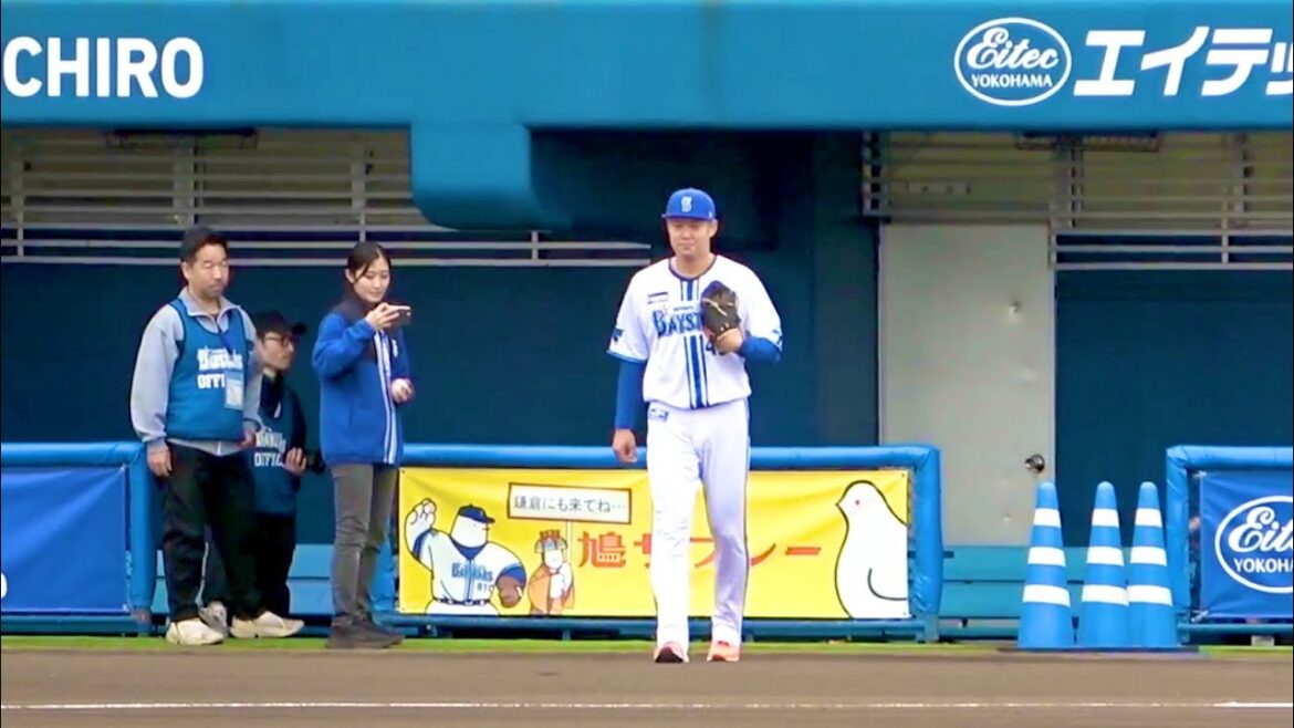 不慣れな感じw 宣材写真を撮られる森原康平 横浜DeNAベイスターズ 2024/2/16