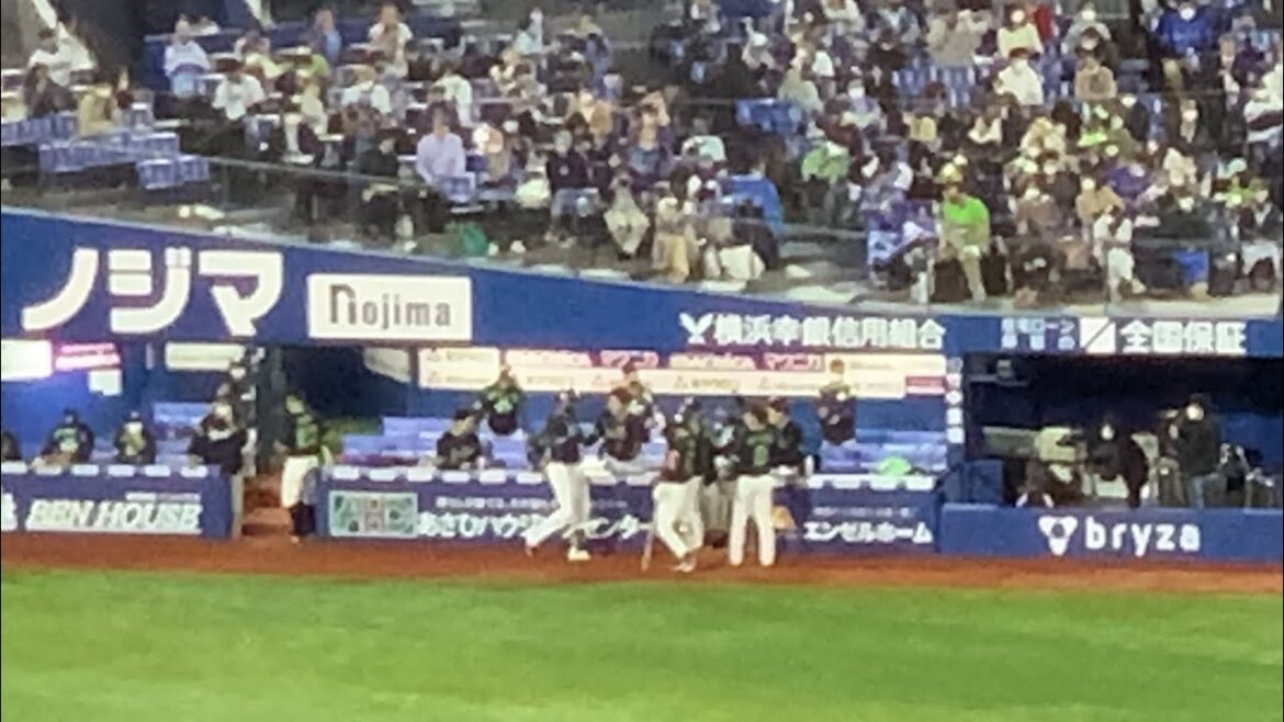 サンタナのバックスクリーンへの2ランホームラン！スワローズ追加点！