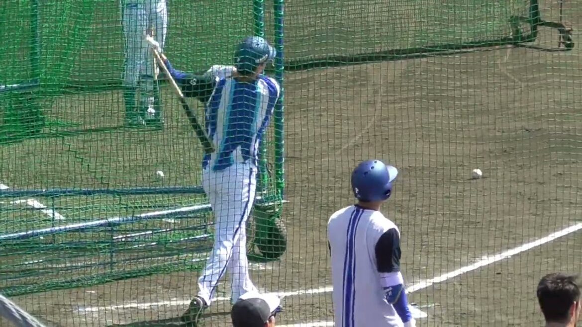 2024年2月 横浜DeNA春季キャンプ 東 克樹 投手・平良 拳太郎 投手のフリー打撃練習